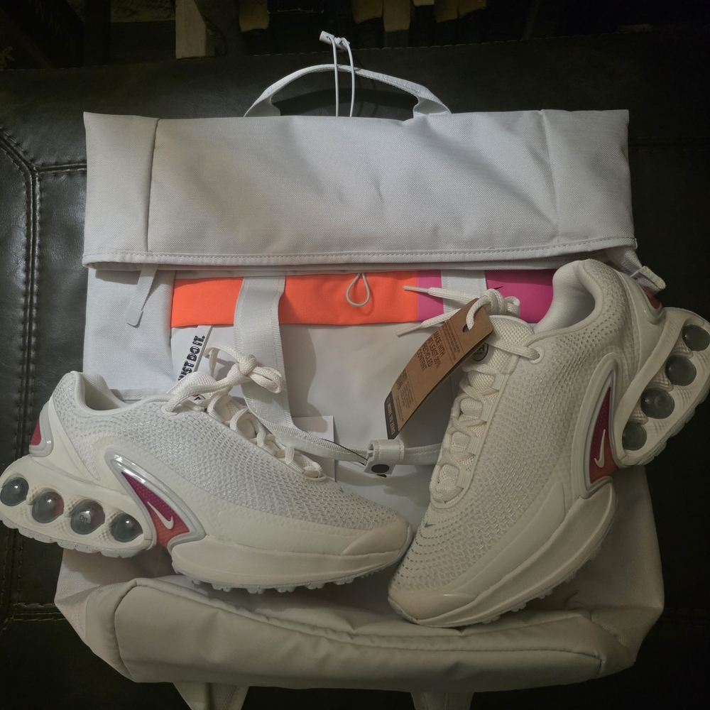 Nike Air Max DN Sneakers